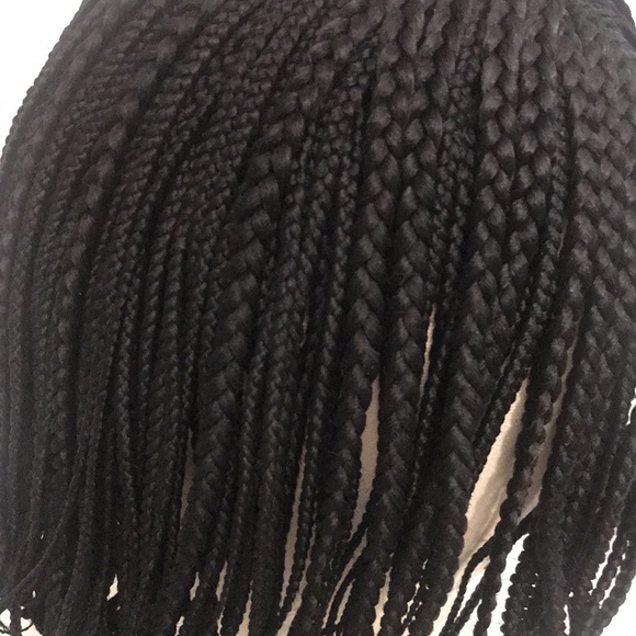 Short human wig - Picture 2 of 3